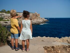 children watching the coastline