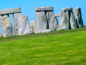 visit the Stonehenge